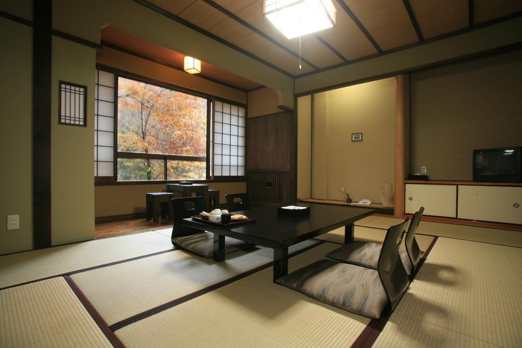 Ryokan Wakaba Minamioguni Chambre photo